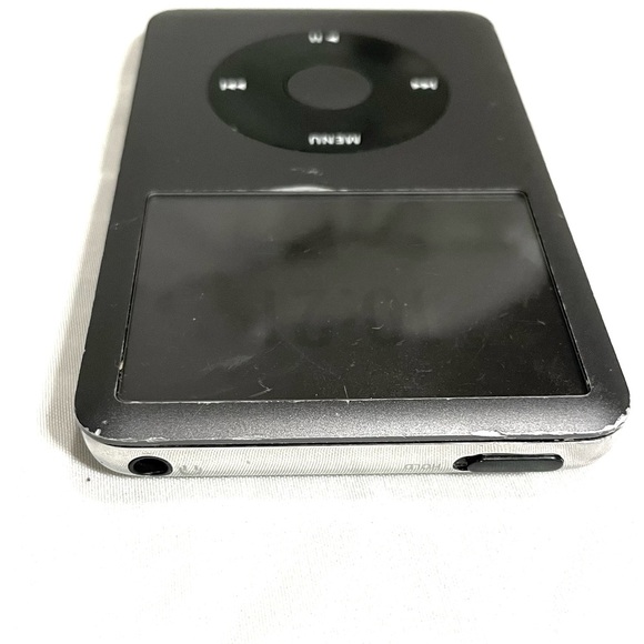 iPod Classic 7th Generation 160GB Fully Functional with Cosmetic Flaws - Picture 3 of 9